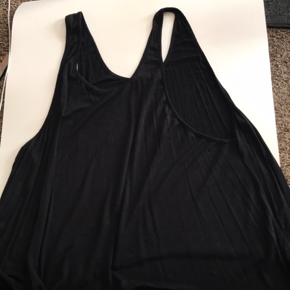 Black tank top - Picture 2 of 2